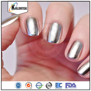 Cosmetic Grade Super Shiny Silver Flakes in Nail Polish